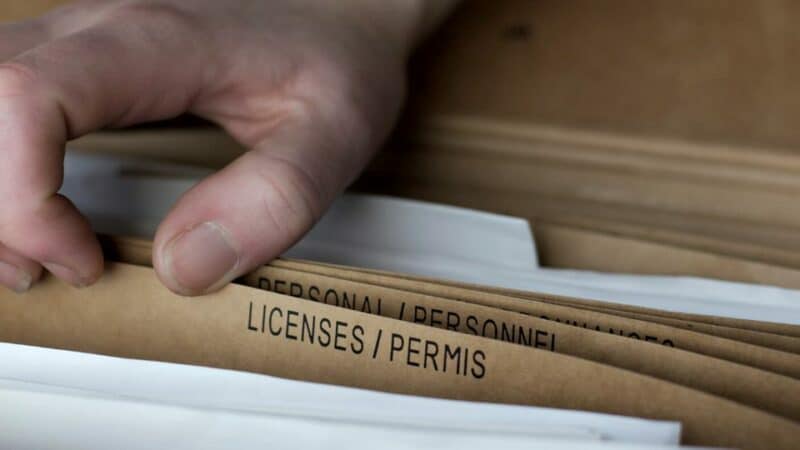 אינסטלטור מורשה