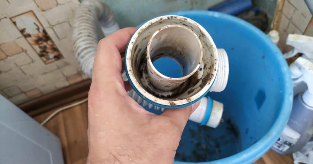 נזילות לבית